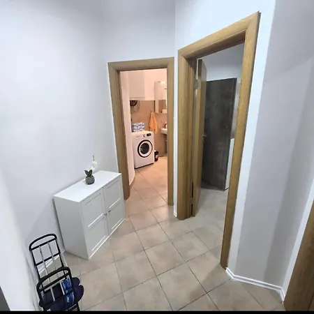 Apartman Iskra 2 *